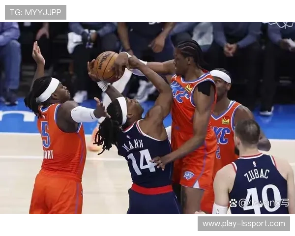 怀特季前赛场均3次盖帽领衔 防守多面手表现出色